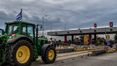 Οι αγρότες κλείνουν τις σήραγγες των Τεμπών για τα φορτηγά - Πού υπάρχουν μπλόκα σε όλη τη χώρα