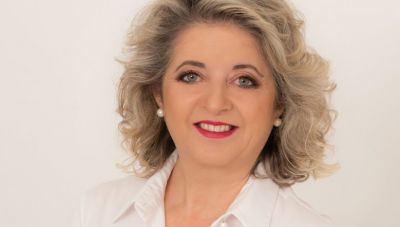 Ελένη Μαράκη - Μπελαδάκη στο newshub.gr: «Οι Σχολές Γονέων είναι στήριγμα για τον σύγχρονο γονέα»