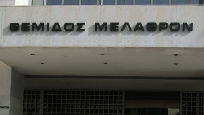 Ελεύθερος ο Ά. Μουγκοπέτρος μετά τη μήνυση της συζύγου του για ενδοοικογενειακή απειλή: Αναβολή για την Δευτέρα πήρε η απολογία του