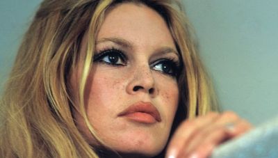 Ο Εμανουέλ Μακρόν αποχαιρετά την Μπριζίτ Μπαρντό: «Θρηνούμε έναν θρύλο του αιώνα»