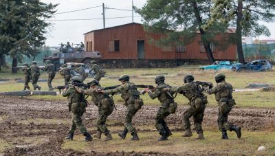 Πηγές ΥΠΕΘΑ για νέο μισθολόγιο στις Ένοπλες Δυνάμεις: Σημαντικές αυξήσεις σε όλους, καμία «κρυφή» μείωση