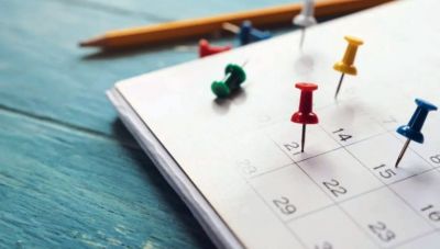 Αργίες 2026: Πότε πέφτουν τα τριήμερα της νέας χρονιάς