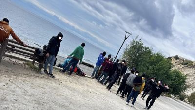 Κρήτη: Στην ακτή της Ψαρής Φοράδας η νέα καραβιά μεταναστών (Φωτο)