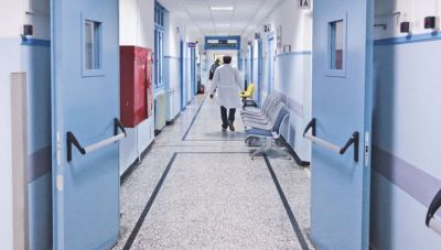 Δ. Φλυτζανής: «Το ΕΣΥ καταρρέει»-Η καθημερινότητα στα νοσοκομεία όπως την περιγράφουν οι άνθρωποι του
