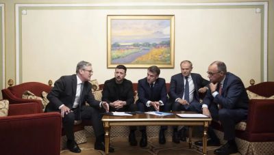 Der Spiegel: «Οι ΗΠΑ μπορεί να σε προδώσουν», είπε ο Μακρόν στον Ζελένσκι