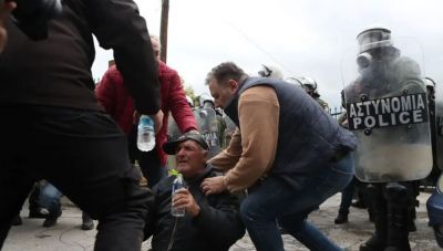 Μπλόκα αγροτών: «Τορπίλη» στον διάλογο με την κυβέρνηση βάζουν τα επεισόδια-Σκληραίνει τη στάση του το Μαξίμου