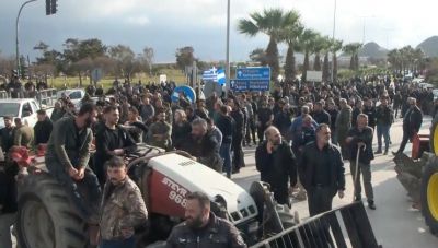 Ηράκλειο: Έστησαν το μπλόκο τους στο αεροδρόμιο «Νίκος Καζαντζάκης» οι αγρότες και οι κτηνοτρόφοι (Φωτο + Βίντεο)