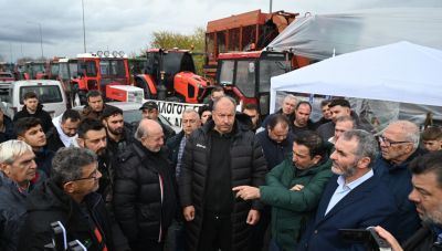Ο πρωτογενής τομέας στο επίκεντρο δράσεων του Μανόλη Χνάρη με παρουσία και στα αγροτικά μπλόκα της Κεντρικής Μακεδονίας