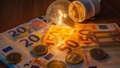 Ξεκινά η εφαρμογή του πορτοκαλί τιμολογίου: Οι ώρες κατανάλωσης με τη χαμηλότερη τιμή