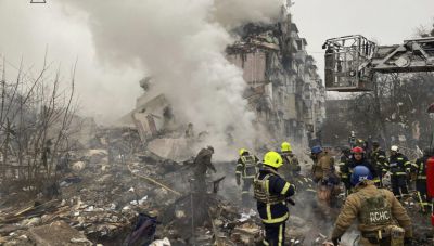 Το Κίεβο κατηγορεί τη Μόσχα ότι έπληξε ένα σχολείο που χρησίμευε ως καταφύγιο ηλικιωμένων στο Κουρσκ