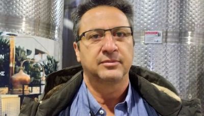 Ο διευθυντής του οινοποιείου της ΕΑΣΗ Τάσος Βρέντζος «ανοίγει τα χαρτιά του» στο newshub.gr – Τα αποθέματα των κρασιών και τα χρέη