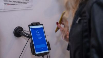 Ψηφιακή Κάρτα Εργασίας: Διευκρινίσεις για την πλήρη εφαρμογή της σε εστίαση και τουρισμό