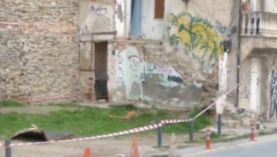 Θεσσαλονίκη: Εντοπίστηκε πτώμα σε εγκαταλελειμμένο σπίτι στο Επταπύργιο