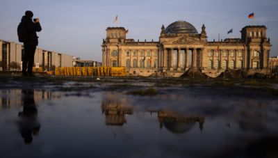 Γερμανικές εκλογές: Προβάδισμα για Μερτς, δεύτερη δύναμη το AfD – Τρίτος ο Σολτς σύμφωνα με δημοσκόπηση