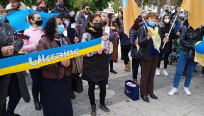 Οι Ουκρανοί δίνουν ραντεβού στο κέντρο του Ηρακλείου - Πορεία για τα τρια χρόνια από την εισβολή της Ρωσίας