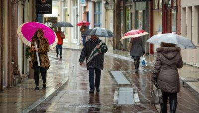 Βροχές με άνοδο της θερμοκρασίας μέχρι και την Παρασκευή-Οι εκτιμήσεις για το τριήμερο της Καθαράς Δευτέρας