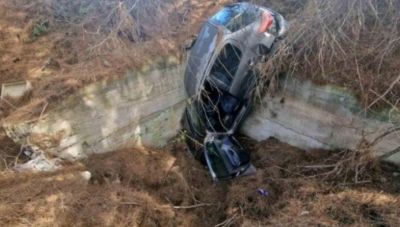 Έπεσε σε χαντάκι για να αποφύγει ελάφι - Εγκλωβίστηκε όλο το βράδυ