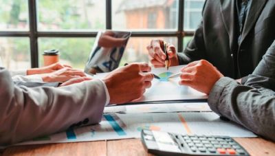 Εξωδικαστικός μηχανισμός: Ευνοϊκότεροι οι όροι ένταξης ευάλωτων νοικοκυριών