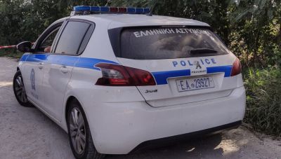Δικογραφία κατά γνωστού τράπερ για ξυλοδαρμό της συντρόφου του – Σε εξέλιξη έρευνες για τη σύλληψή του