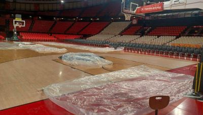 Μπάσκετ: Κουβάδες και νάιλον στο παρκέ του ΣΕΦ