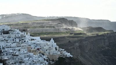 Σαντορίνη: Τέσσερις νέοι σεισμοί από 4R και άνω μέσα σε δύο ώρες – Αγωνιούν οι κάτοικοι, απαγόρευση πρόσβασης