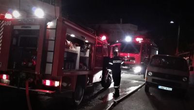 Ηράκλειο: Αναστάτωση στην παραλιακή από φωτιά σε εγκαταλελειμμένο σπίτι