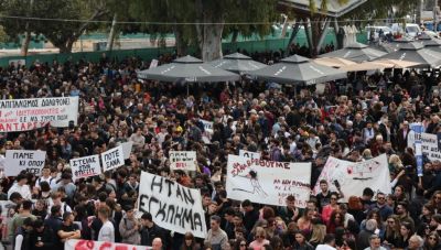 Πανεκπαιδευτικό συλλαλητήριο στο Ηράκλειο με απαίτηση για Δικαιοσύνη στο έγκλημα των Τεμπών