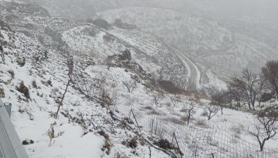 Κρήτη: Στα λευκά τα ορεινά του νησιού - Χωρίς προβλήματα η κυκλοφορία των ΙΧ (Φωτό + Βίντεο)
