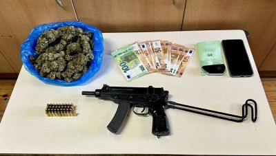 Κρήτη: Με κάνναβη στην κατοχή του και μαζί ένα...υποπολυβόλο! (Φωτο)