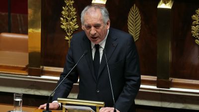 Γαλλία: Ο πρωθυπουργός Μπαϊρού πρότεινε να ανοίξει ξανά η συζήτηση για τη μεταρρύθμιση του συνταξιοδοτικού συστήματος