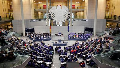Γερμανία: Άδεια μετ' αποδοχών σε περίπτωση αποβολής θεσπίζει σχέδιο νόμου που κατατίθεται στη Βουλή