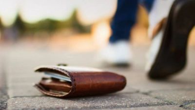 Ρέθυμνο: Βρήκε πορτοφόλι με 1.500 ευρώ και το παρέδωσε αμέσως στην αστυνομία