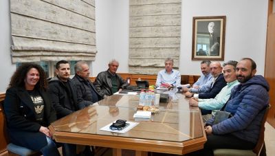 Συνάντηση του Περιφερειάρχη Κρήτης με το ΔΣ του Συλλόγου Ενοικιαζόμενων Αυτοκινήτων Αν. Κρήτης