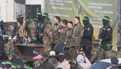 Απελευθερώθηκαν οι τέσσερις όμηροι από τη Χαμάς – Συγκλονιστικές εικόνες στην πλατεία της Γάζας