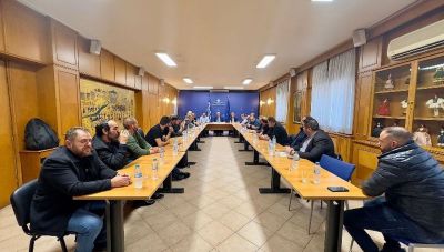 Σύσκεψη στο ΥπΑΑΤ με εκπροσώπους του πρωτογενή τομέα της Κρήτης παρουσία του Περιφερειάρχη Κρήτης
