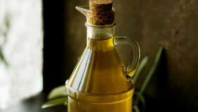 Ελαιόλαδο: Γιατί δεν πέφτουν με τίποτα οι τιμές στο ράφι - Το φαινόμενο που προβληματίζει