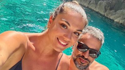 Βάσω Λασκαράκη: Οι στιγμές της στη Σαντορίνη με τον Λευτέρη Σουλτάτο