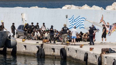 Βουλή: Υπερψηφίστηκε η τροπολογία για το μεταναστευτικό