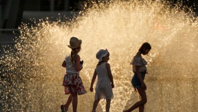Ρωσία: Καύσωνας στη Μόσχα, με τη θερμοκρασία να καταρρίπτει ρεκόρ 30ετίας