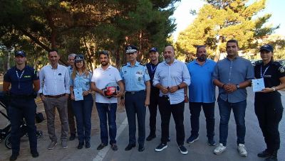 Τροχαία Χανίων: Μοίρασε προστατευτικά κράνη - ενημερωτικά φυλλάδια σε οδηγούς & συνεπιβάτες δίκυκλων οχημάτων