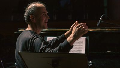 ΦΩΝΩΔΙΑ: Η φωνή της Κρήτης που ταξιδεύει ως την Ιαπωνία με πάθος και όνειρα