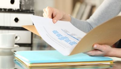 Ξεκινούν έλεγχοι στους ελεύθερους επαγγελματίες που αμφισβήτησαν το τεκμαρτό εισόδημα