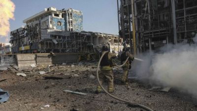 Ουκρανία: Τουλάχιστον δύο νεκροί και 26 τραυματίες από ρωσικό βομβαρδισμό στην πόλη Ντομπροπίλια