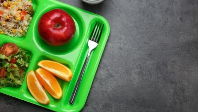 Βρυξέλλες: Πιέσεις για φρούτα και λαχανικά «Made in Europe» στα σχολεία