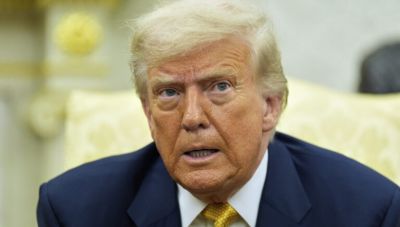 Δημοσίευμα της WSJ υποστηρίζει πως ο Τραμπ έστειλε κάρτα στον Έπστιν με γυμνό σκίτσο