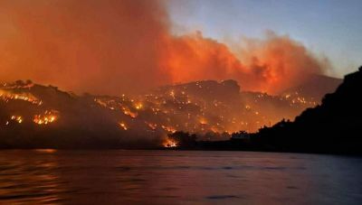 Φωτιά στα Αχλιά: Εφιαλτική νύχτα στο Λασίθι – Ανεξέλεγκτο το πύρινο μέτωπο (φωτο+βίντεο)