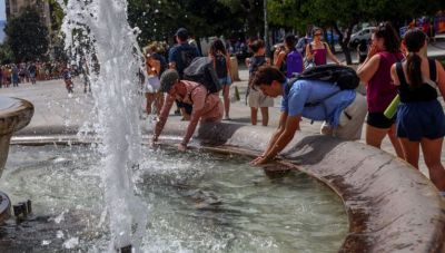 Καύσωνας: Τι πρέπει να προσέξουμε όταν επιμένει για μέρες;
