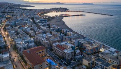 Κρήτη: Ξεκινά από σήμερα το έργο διαγράμμισης σε κεντρικές οδούς και στο παραλιακό μέτωπο του Ρεθύμνου