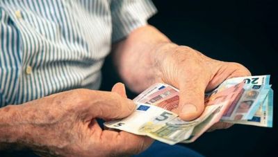 Από τις 28 Ιουλίου ξεκινά η καταβολή των συντάξεων Αυγούστου στους δικαιούχους