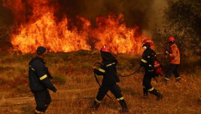Φωτιά στον Αρχάγγελο Λακωνίας – Μήνυμα του 112 για απομάκρυνση των κατοίκων